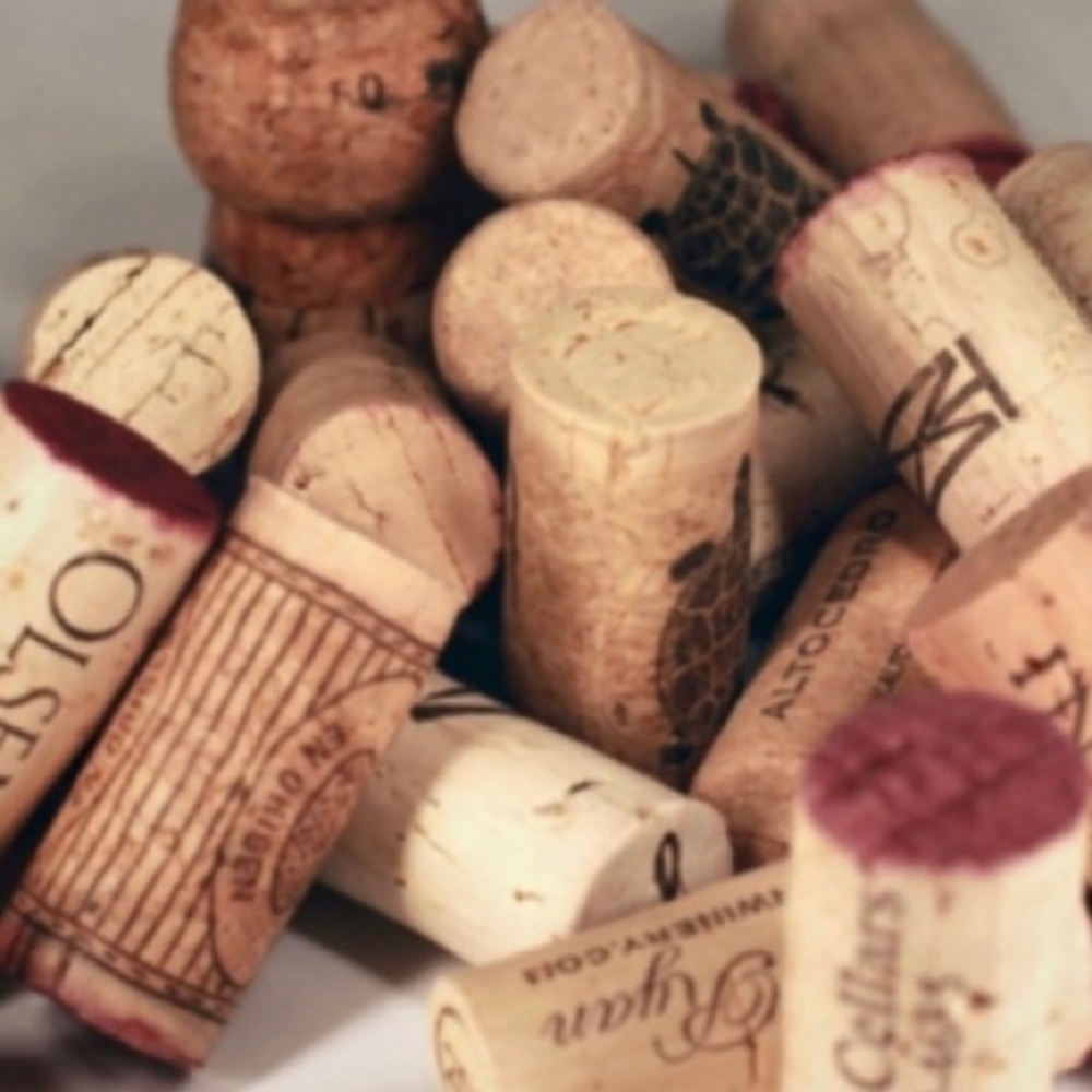 CORKS 200 Wine or Champagne Corks DYI Crafting Project Supplies Corkboard